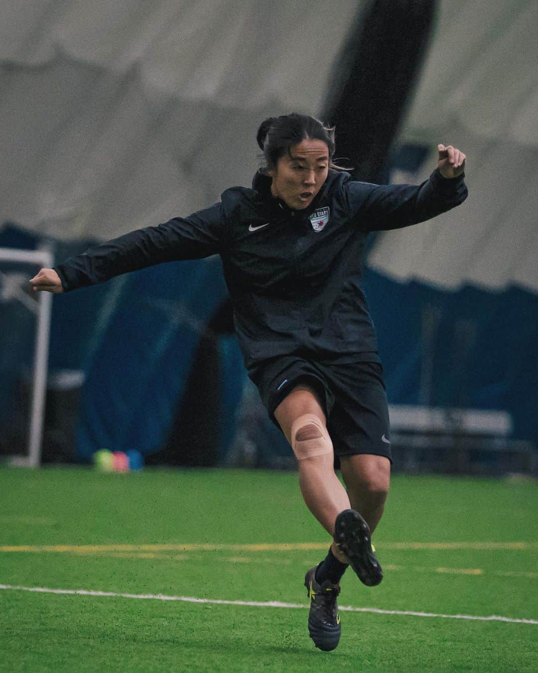 大儀見優季のインスタグラム：「Same city, different tunes 🤙🏼  Play some beats with my Rock’n’Rollers @chicagoredstars   #mkot #chicagograffiti #chicagogram」
