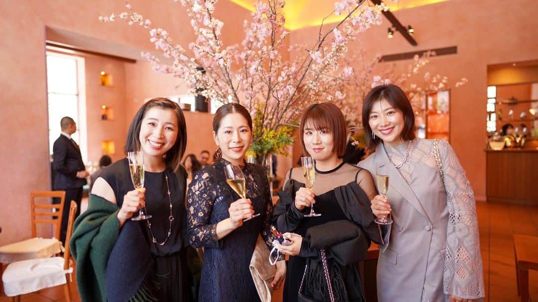 中川真依のインスタグラム：「. 美咲ちゃんのお陰で アスリートと仲間とも 久々の再会🥰❤️  楽しくてあっという間の時間でした☺️✨」