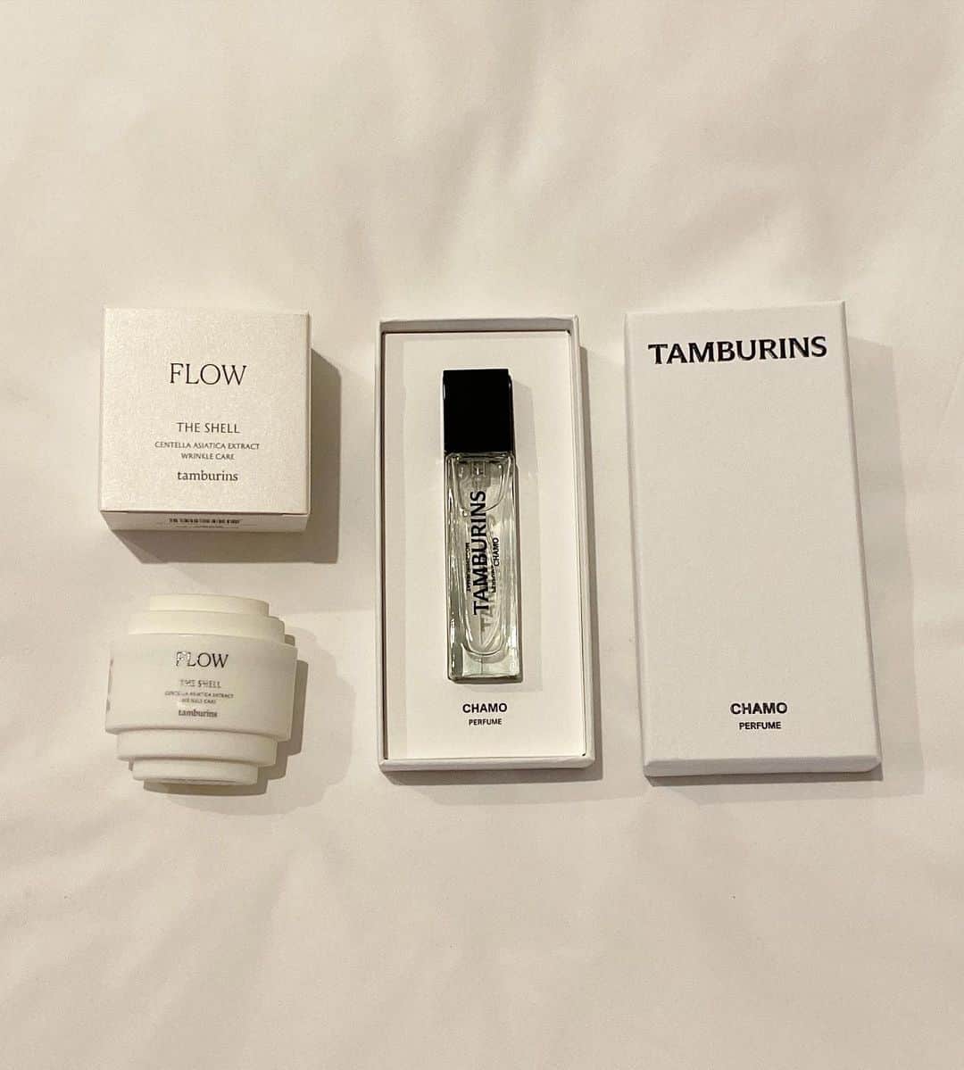 宮川春蘭さんのインスタグラム写真 - (宮川春蘭Instagram)「. @tamburinsofficial  かわいい見た目だけじゃなくてちゃんと記憶に残る良い香り🫶 珍しいかたちのパッケージはハンドクリーム！それと一目惚れした香りのchamoのフレグランスを購入 素敵なオネイサンめざすど」2月12日 20時51分 - shunran___