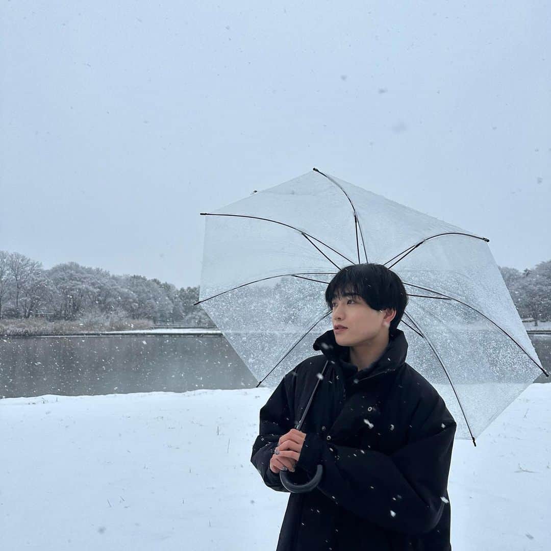 金木朋裕さんのインスタグラム写真 - (金木朋裕Instagram)「東京にも雪が降った。記念写真。 今年はマジで頑張るぞい。🤜」2月12日 21時10分 - tomohiro_kaneki