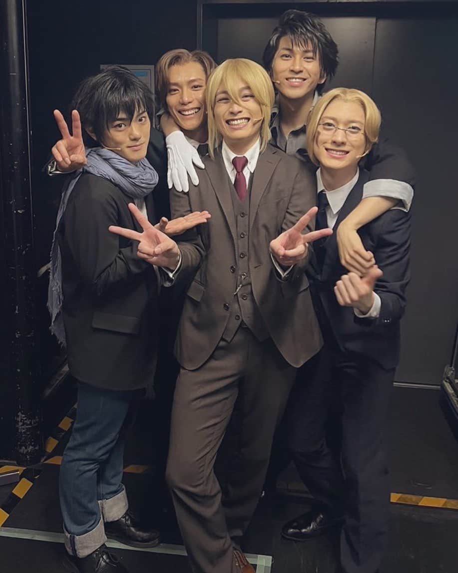 久保田秀敏のインスタグラム：「ミュージカル『憂国のモリアーティ』Op.4 -犯人は二人-  全公演終了しました！ ご来場、ご視聴くださった皆様 本当に感謝です！  取り急ぎ 本当に最高な時間をありがとうございました！！  #ミュージカル #憂国のモリアーティ #モリミュ #モリミュop4」
