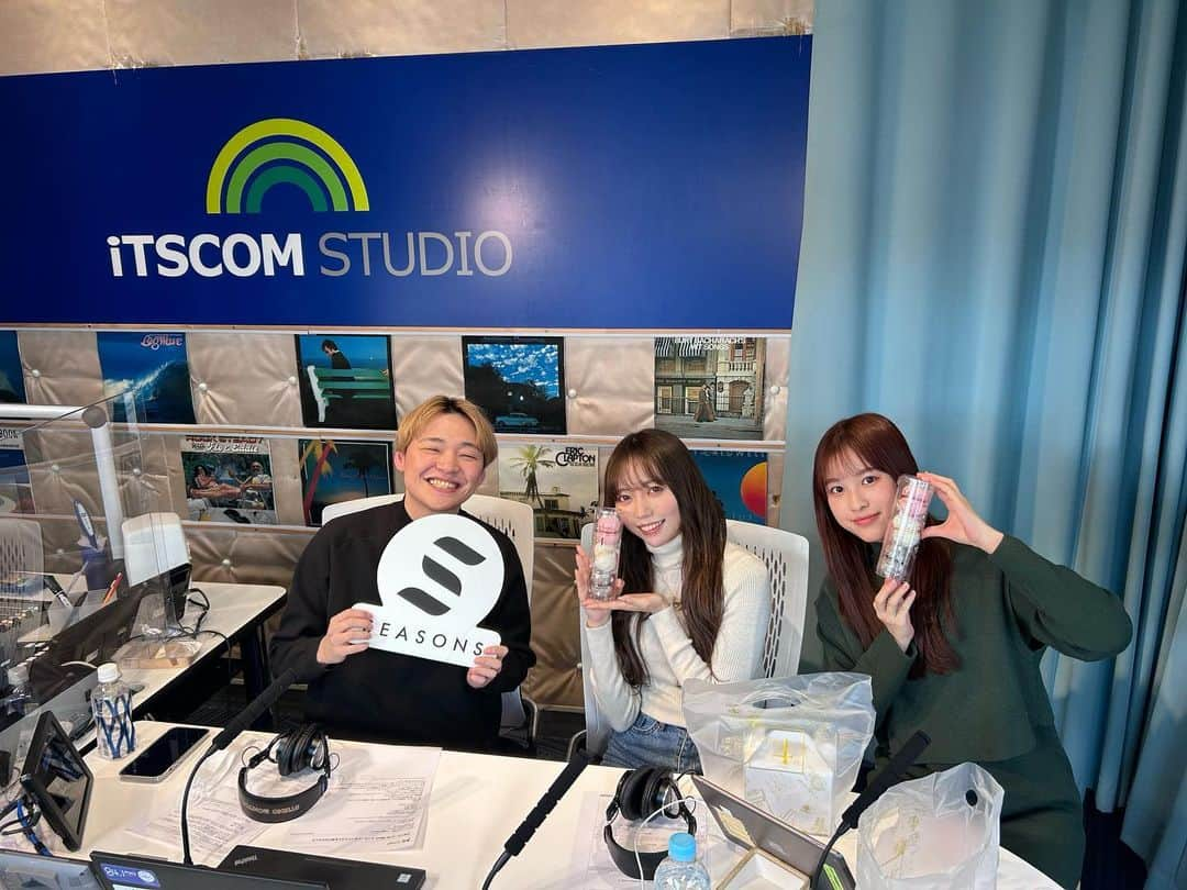 藤井達也さんのインスタグラム写真 - (藤井達也Instagram)「SEASONS RADIO  ゲストは 野島樺乃さん、栗本優音さん  恋のせい、みんなで聞きましょー😄🙌 #FMサルース #etアンド #ラジオ」2月12日 12時27分 - fujii_tatsuya0525