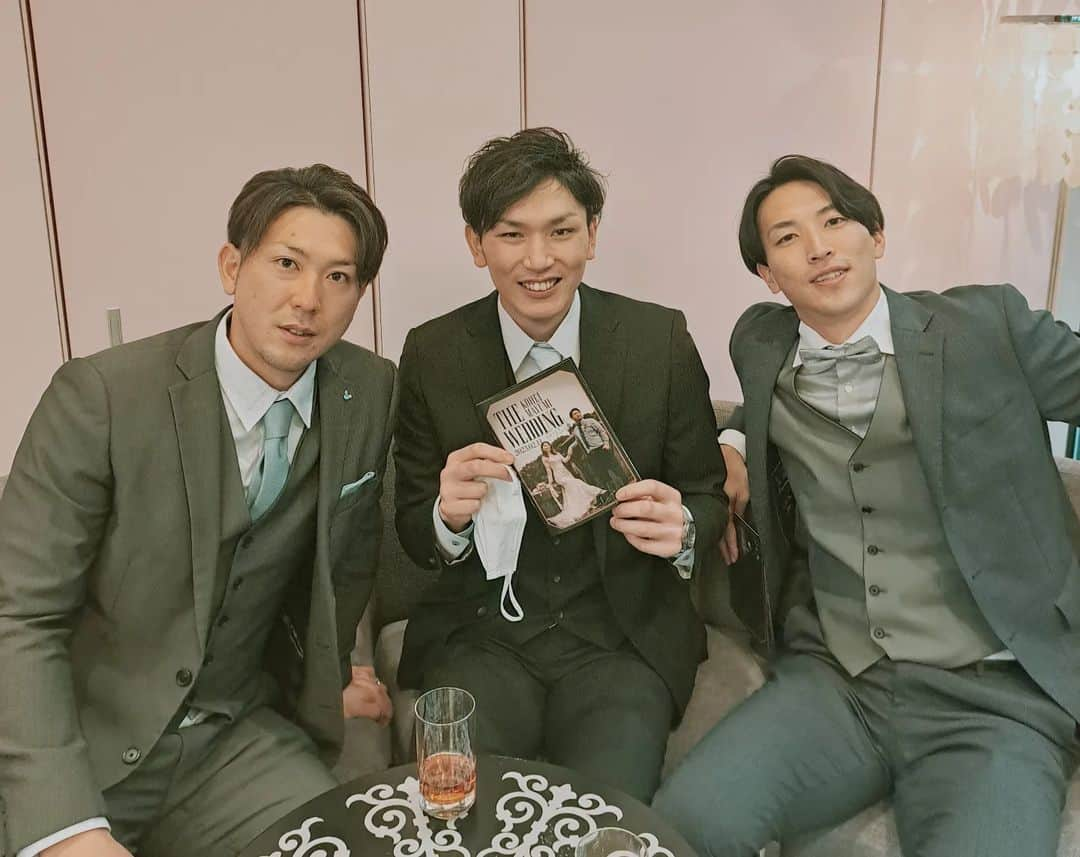 小関翔太さんのインスタグラム写真 - (小関翔太Instagram)「あらさん結婚おめでとう🙌 奥さんもお綺麗で、愛想良く あらにとって完璧な奥様やね😍  末長くお幸せに🙌  #荒井昂平 #如水館高校 #法政大学 #結婚式  #おめでとう  #かずさマジック  #君津　#木更津　#富津　#袖ヶ浦　 #渡辺俊介 監督 #山縣有輔 さん #松尾雄亮  #川瀬尚秀  #宮澤義也  #土門愛大   #小関翔太   幸せいっぱい頂きました😍 でわー🙌」2月12日 14時51分 - sho_ta.koseki