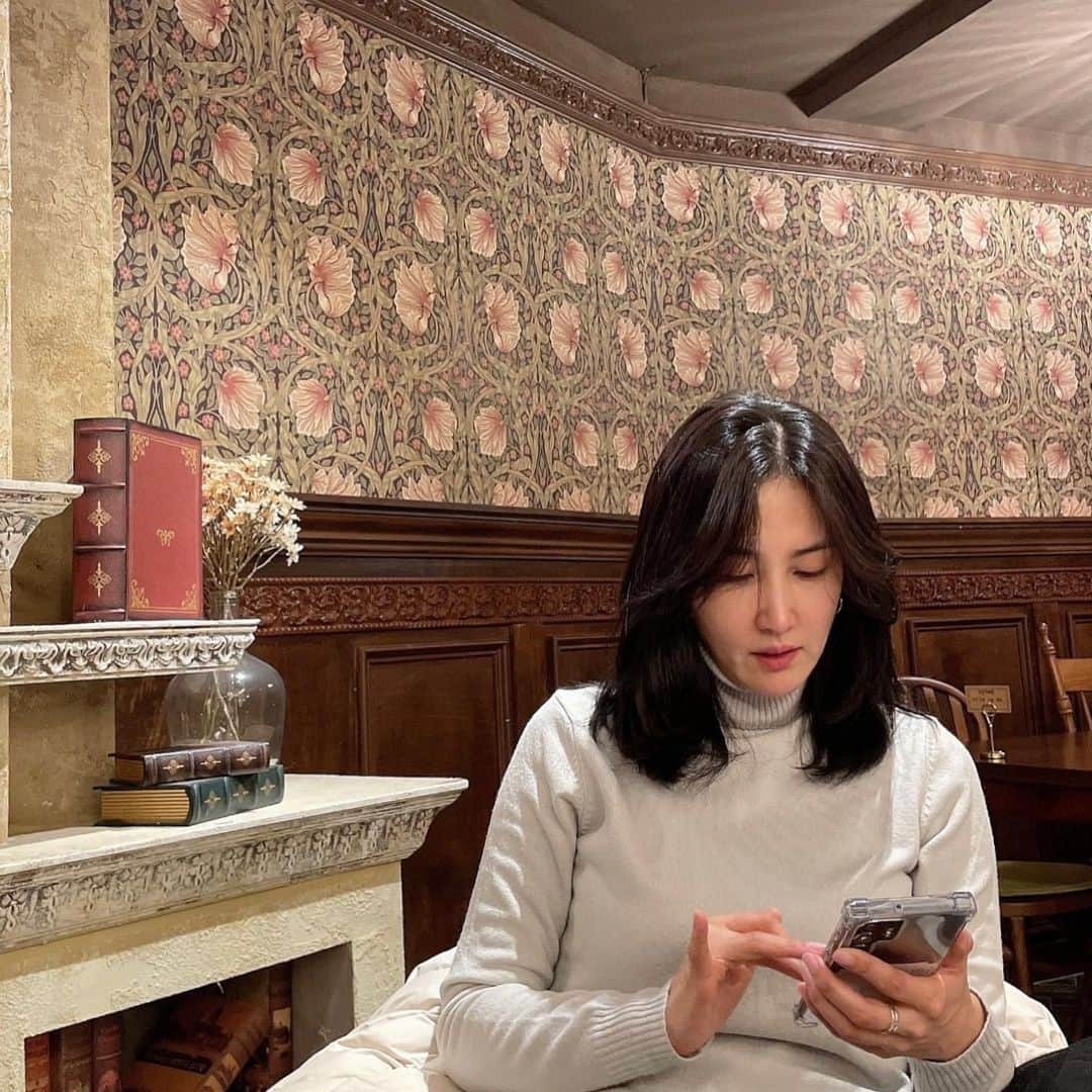 シン・ドンミさんのインスタグラム写真 - (シン・ドンミInstagram)「오랜만에 ☕️   #노는게제일좋아」2月12日 15時37分 - dongmi_shin