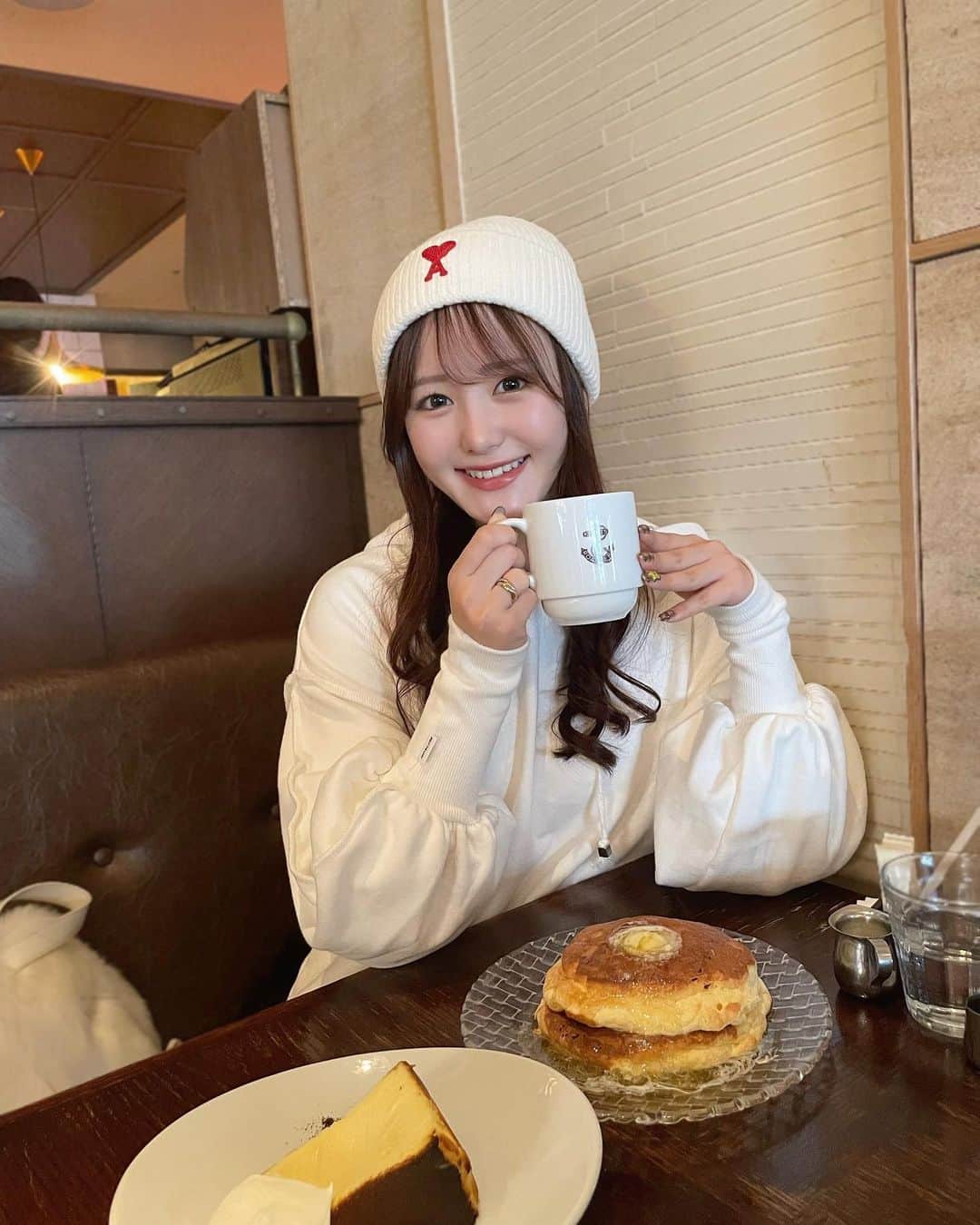 のインスタグラム：「私ってずーーっと喋ってるから退屈しないよ、 うるさいけど👼🏻☕️ ⁡ ⁡ ⁡ #6thbyorientalHotel #有楽町カフェ#有楽町グルメ #東京カフェ#東京グルメ #パンケーキ」