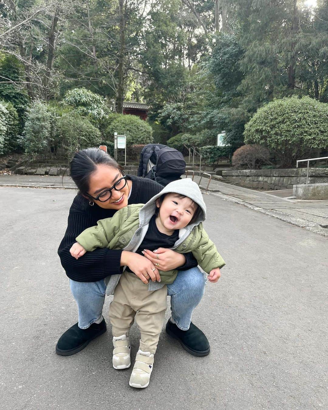 Rimiさんのインスタグラム写真 - (RimiInstagram)「お散歩🤍 ノアが歩けるようになって遊びの幅が広がった〜🤍 今日は転んで頭にたんこぶ出来ちゃったけど、そんなのも思い出！ 楽しかったね🤍  #baby#babyboy#babyfashion#babyclothes#clothes#fashion#cordinate#family#familyphoto#photo#赤ちゃん#男の子ベビー#女の子ベビー#男の子コーデ#男の子ママ#女の子ママ#兄妹#年子ママ#年子#1歳1ヶ月#成長記録#赤ちゃんのいる生活#親子コーデ#家族写真#家族の思い出」2月12日 16時44分 - rimitmi1020