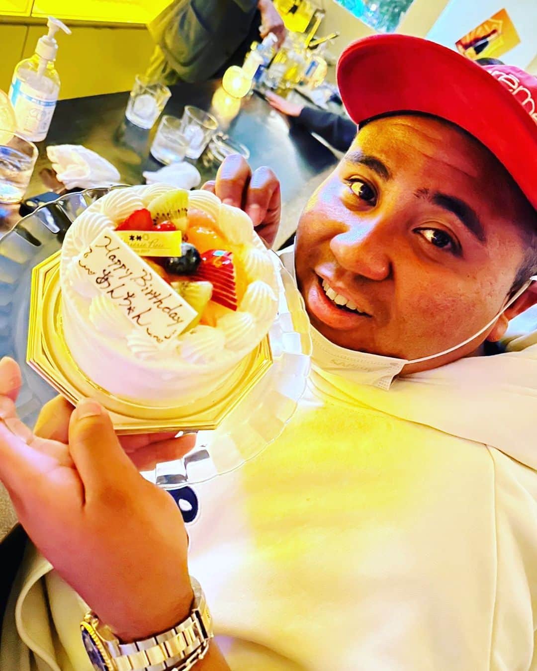 アントニーのインスタグラム：「33歳になりました！！！  #33歳 #大人になりすぎてる #まだまだ中身は子供 #全てにおいて凄く頑張るぞ！！！」