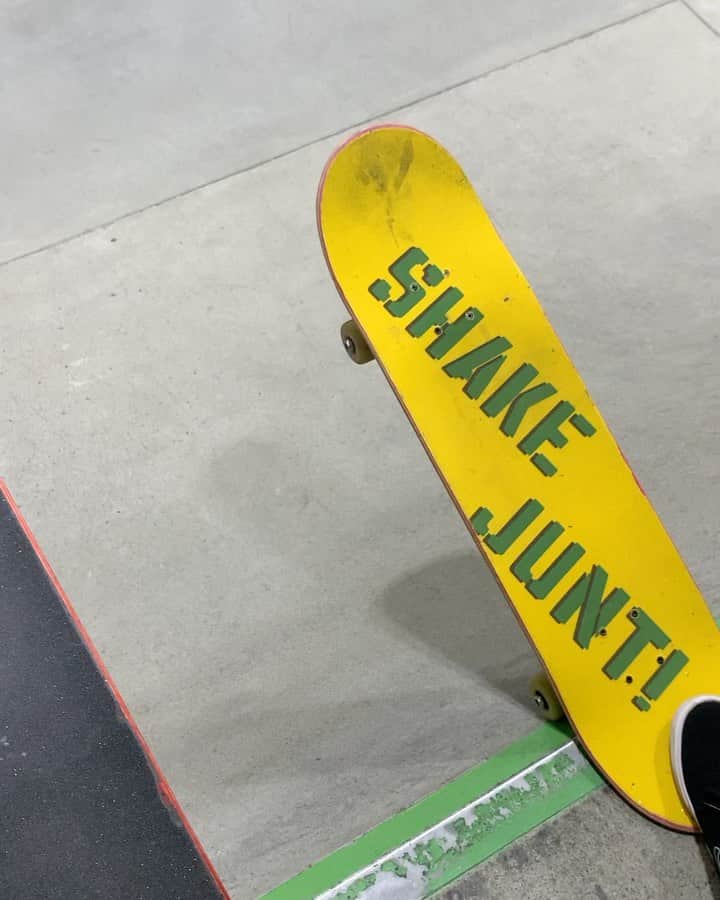 中山楓奈のインスタグラム：「Practice 🕴️ 📹 @nnorimichii   @murasakisports_official  @nikesb  @elementskateboards  @elementjapan  @diamondsupplyco  @ninja_bearing  @bern_japan  #NiX #ちなつ均整院」