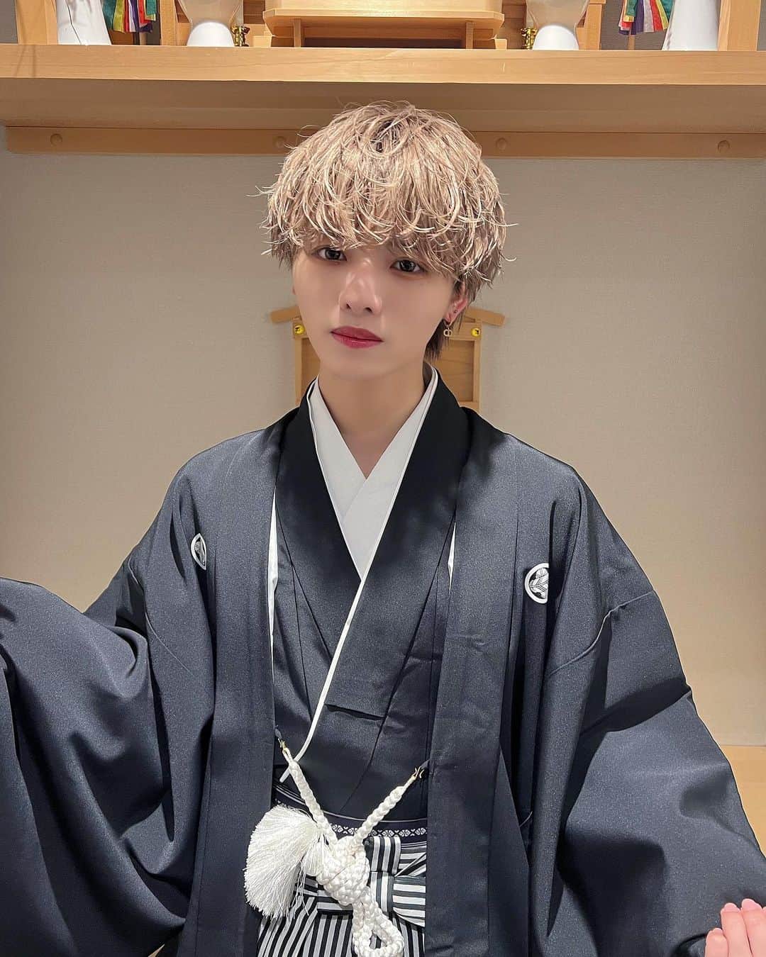のインスタグラム：「懐かしの袴とかね」