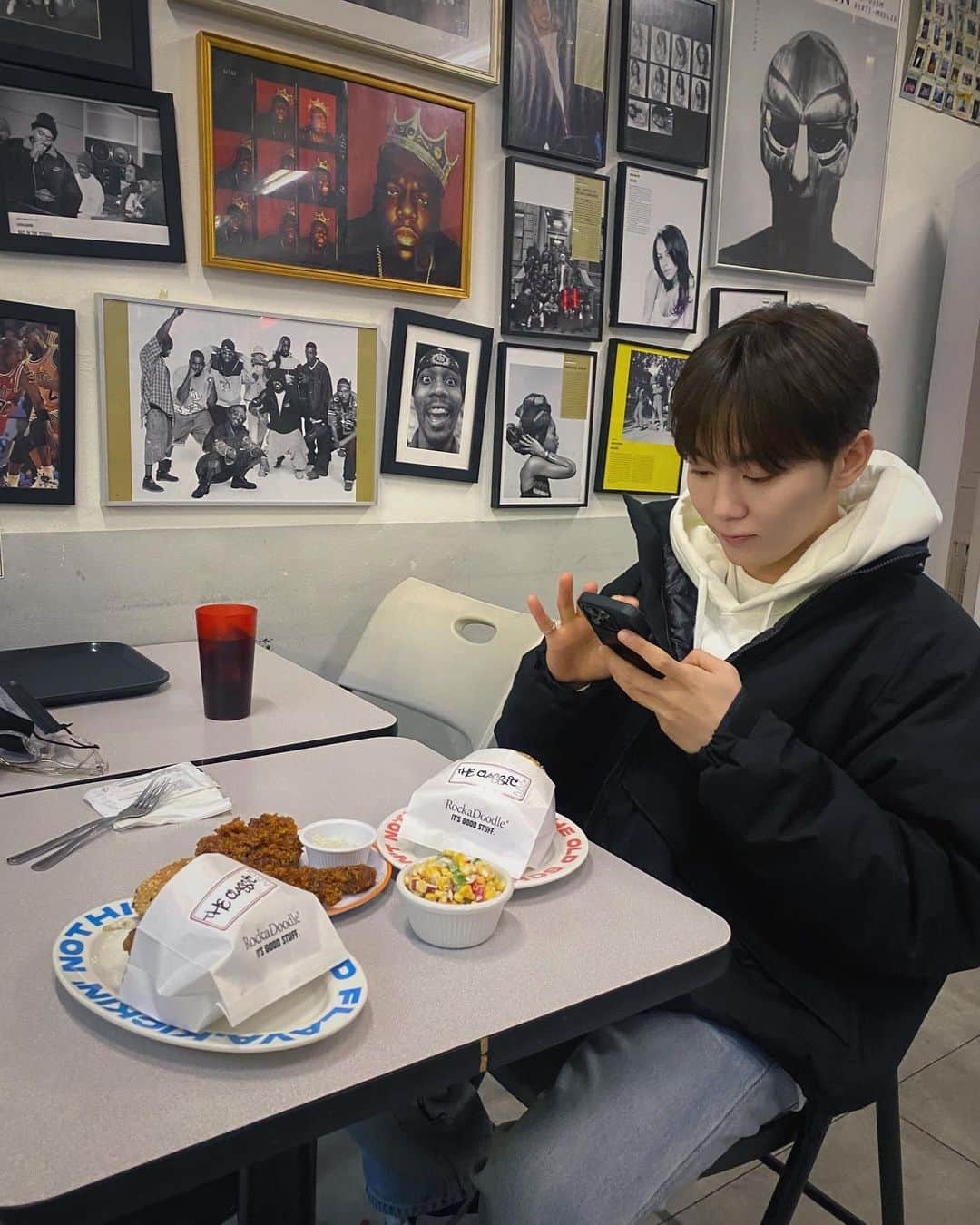 スングァンさんのインスタグラム写真 - (スングァンInstagram)「파이팅도 식후경🍔」2月12日 19時00分 - pledis_boos