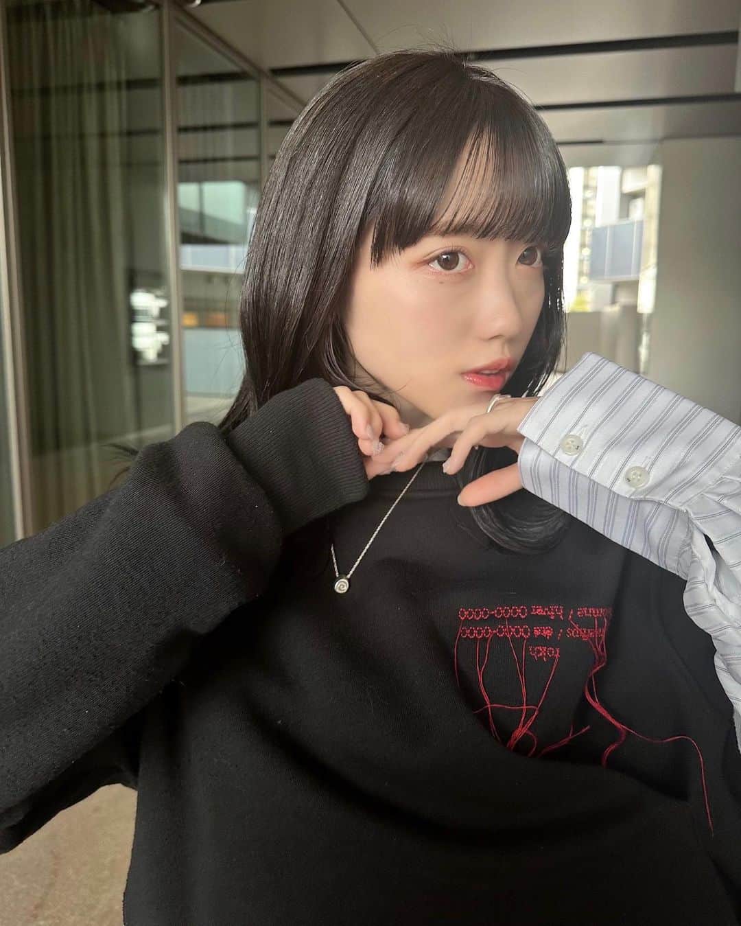 来栖りんのインスタグラム：「髪暗くしてもらったよ🪐いつもありがとうございます！」