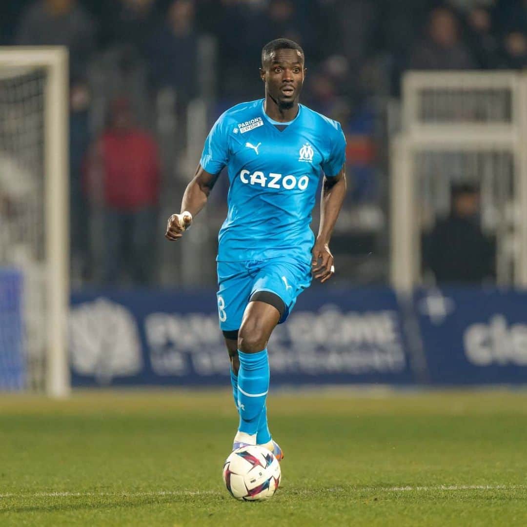 エリック・バイリーのインスタグラム：「Content de mon retour et de la victoire. Merci à tous pour le soutien. 💪🏾🔵⚪️⚽️」