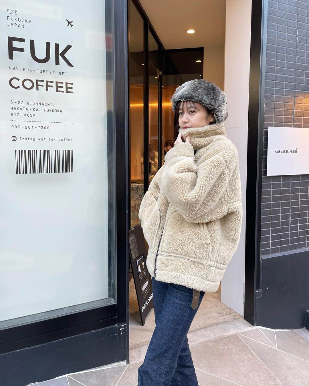 杉浦みずきのインスタグラム：「. 大寒波の日やったので 超防寒ファッション😂❄️ 帽子お気に入り〜  帽子　@ca4la_official  アウター　@sly_official  デニム　@moussyofficial」