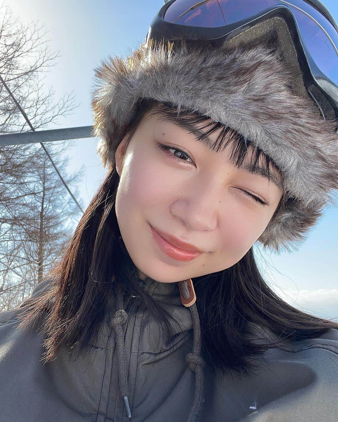 鈴木海那さんのインスタグラム写真 - (鈴木海那Instagram)「今年初滑り🏂♡  #スノボ女子 #スノボー女子 #初滑り #フライトキャップ」2月12日 19時45分 - suzuki_miina