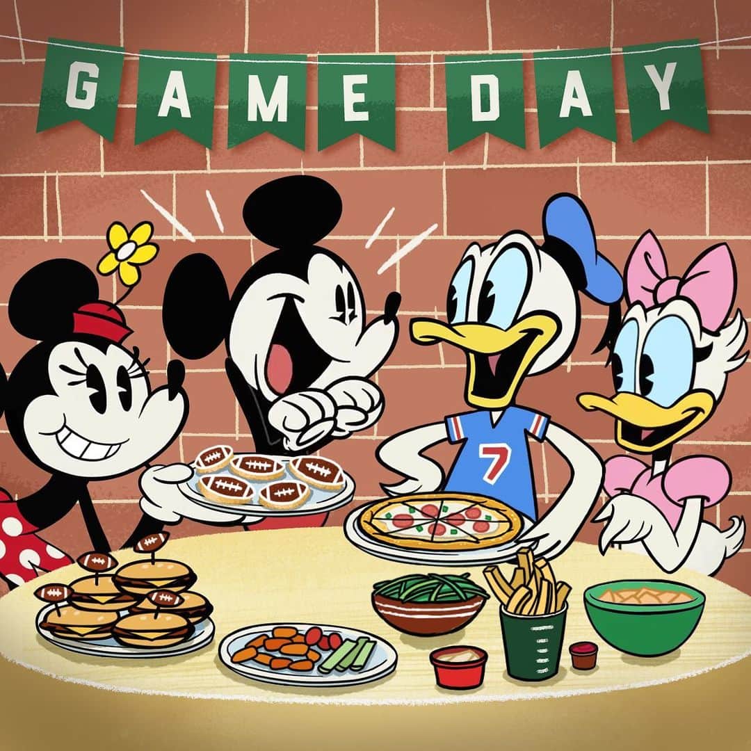 ミッキーマウスさんのインスタグラム写真 - (ミッキーマウスInstagram)「It’s game day! 🏈 What snacks are you bringing to the party? 🍕」2月13日 5時44分 - mickeymouse