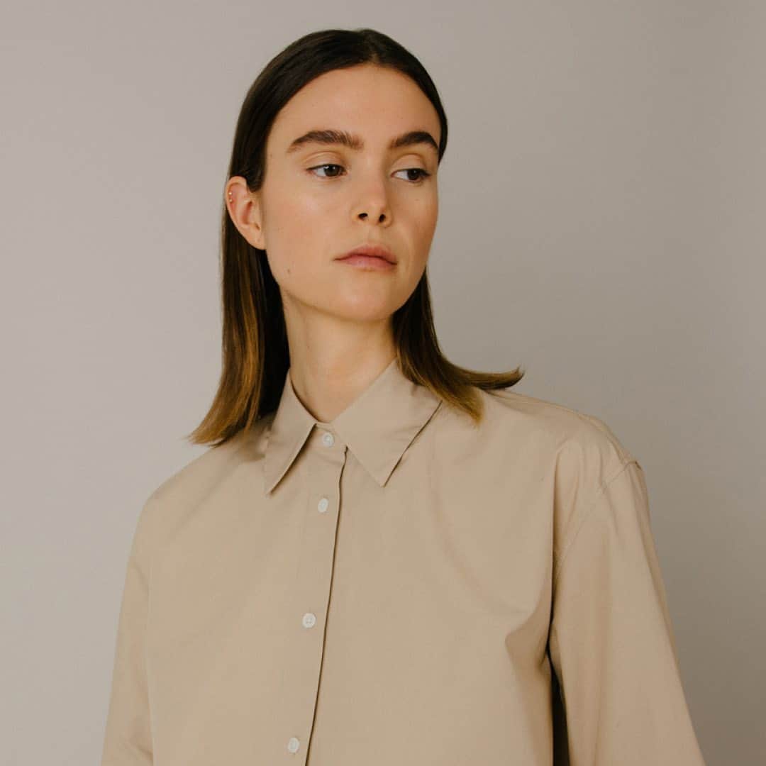 オーガニックバイジョンパトリックのインスタグラム：「SS23 Our Cecilia Shirt in Khaki   New items available online www.organicbyjohnpatrick.com」