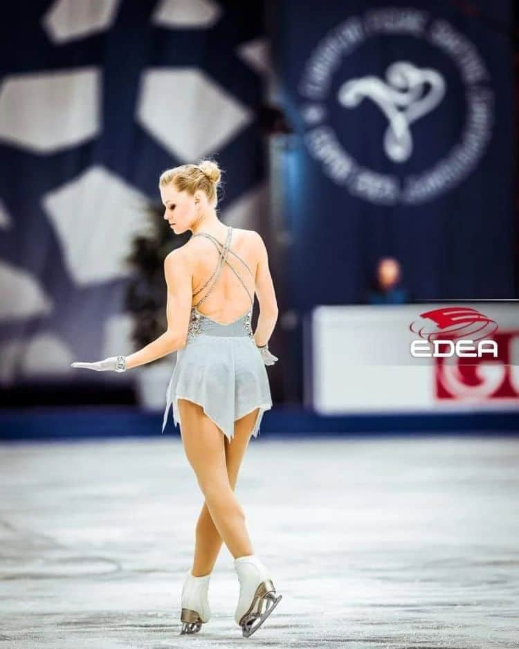 ダーシャ・ゲルムのインスタグラム：「Still, after so many years, not just years but decades competing, it amazes me how difficult this sport is.  Thanks to all for the support and congrats to everyone competing at Dragon Trophy. ✨👏🏻  Only way is up 🍀  #figureskating #competition #love #passion #growingup」