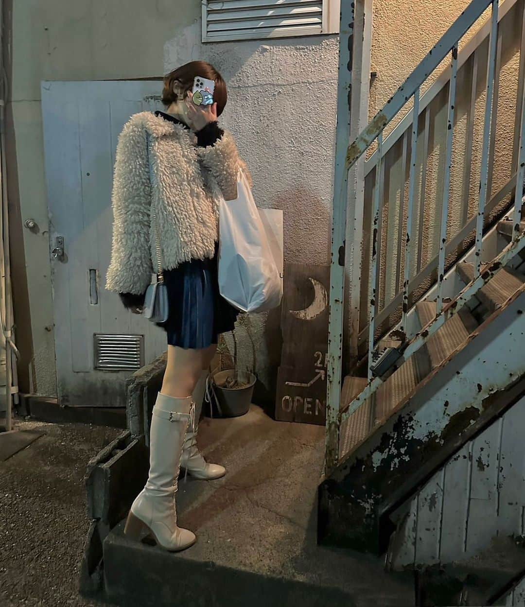 須田スミレさんのインスタグラム写真 - (須田スミレInstagram)「🌛 ユナさんにとってもらった♪夜かふぇ♪」2月12日 21時39分 - suu_0930