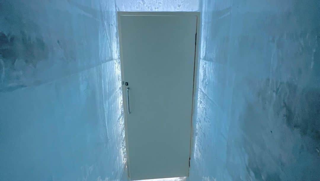 はじめしゃちょーさんのインスタグラム写真 - (はじめしゃちょーInstagram)「氷のホテル とても綺麗でした。 北海道最高…」2月12日 21時43分 - hajimesyachodesu