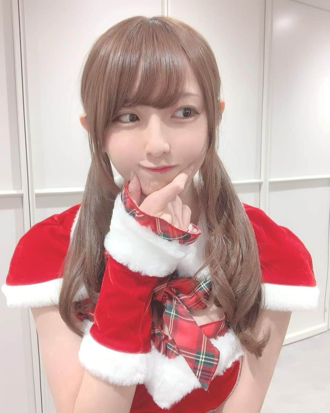 rinoさんのインスタグラム写真 - (rinoInstagram)「前のだけど❤︎ 久々の更新🐕🎀☁️  #クリスマス　#季節外れ　#コスプレ」2月12日 22時42分 - k_rino710