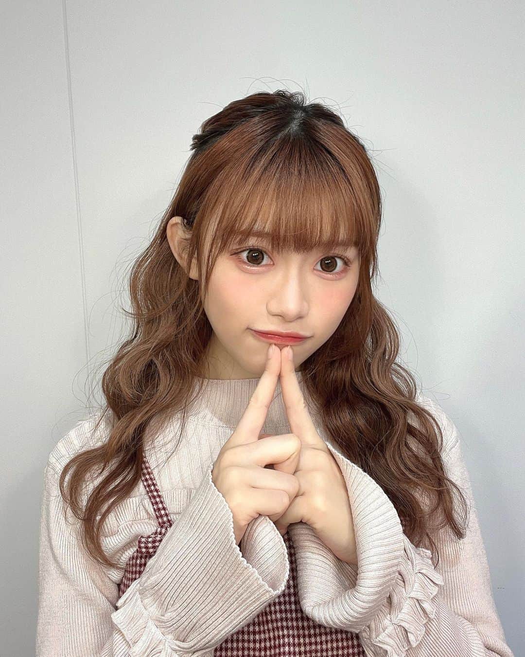 早海美玖のインスタグラム：「ハーフアップ😽❤︎  #アイドル」