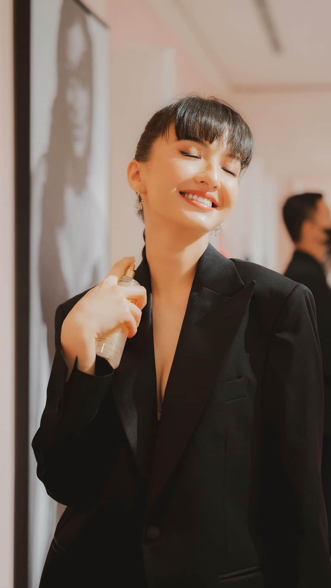 ラライン・シャーのインスタグラム：「@victoriassecretid store opening @senayancity 💕Lovely meeting all you lovely girls there and checking out all the girly goodies💕#Victoriassecretid」