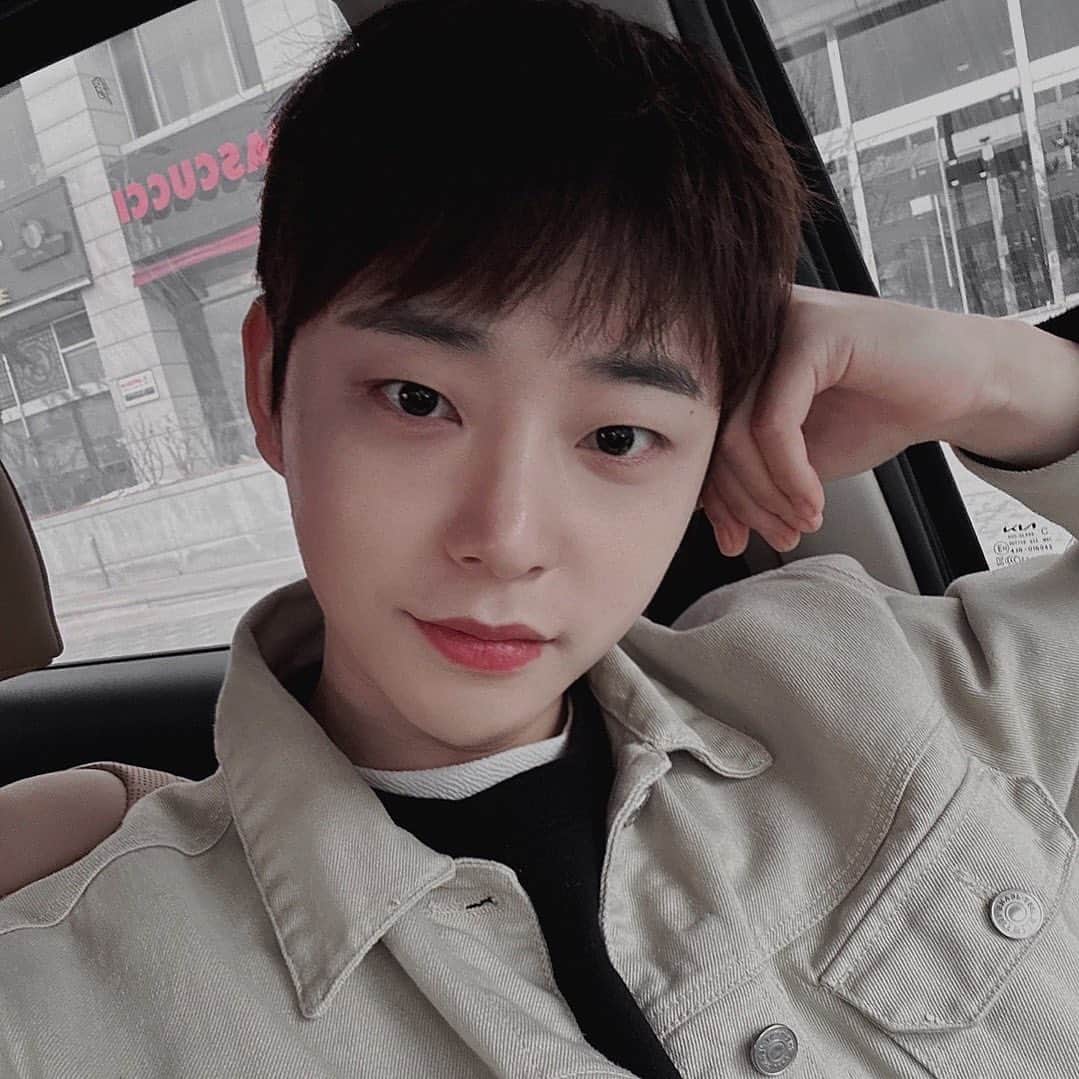 ノ・ジョンヒョンのインスタグラム：「🧡 youtube / ro0116  . . . #셀카  #selfie」