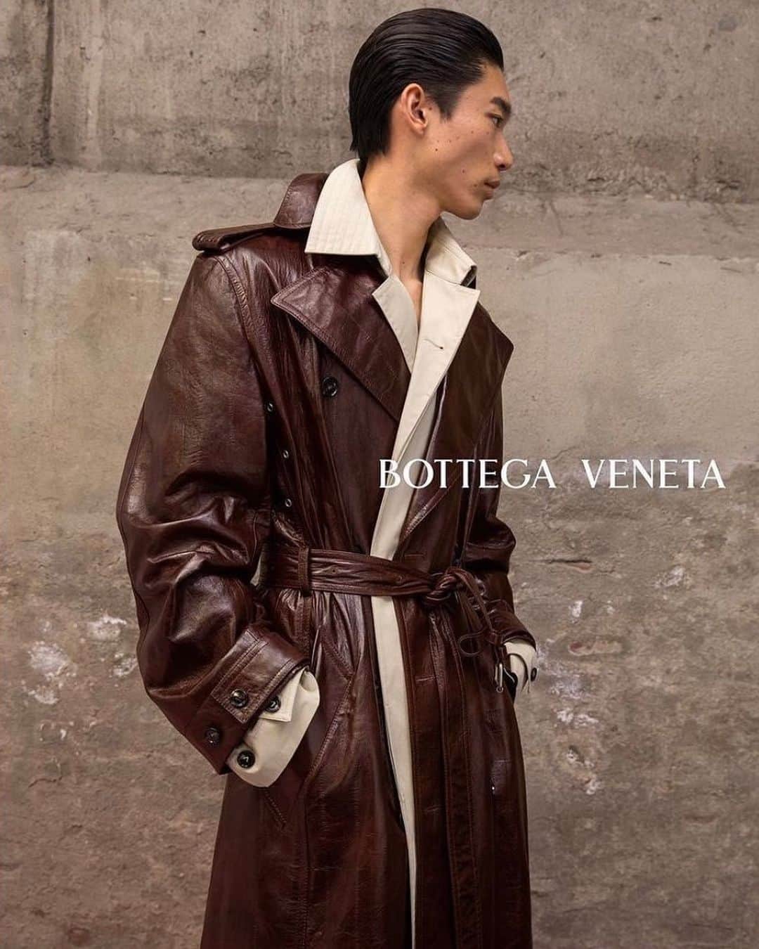 のインスタグラム：「Speechless, thank you everyone.    #BottegaVeneta Summer 23 by @MatthieuBlazy  Photographer / Videographer: @mariathornfeldt @louisethornfeldt  Model: @__hidetatsu__  Casting: @bitton  Styling: @alastairmckimm  Hair: @duffy_duffy  Make up: @diane.kendal   @specialmanagementmen  @supamodelmanagement  @fusionmodelsnyc  @successmodels  @image_models」