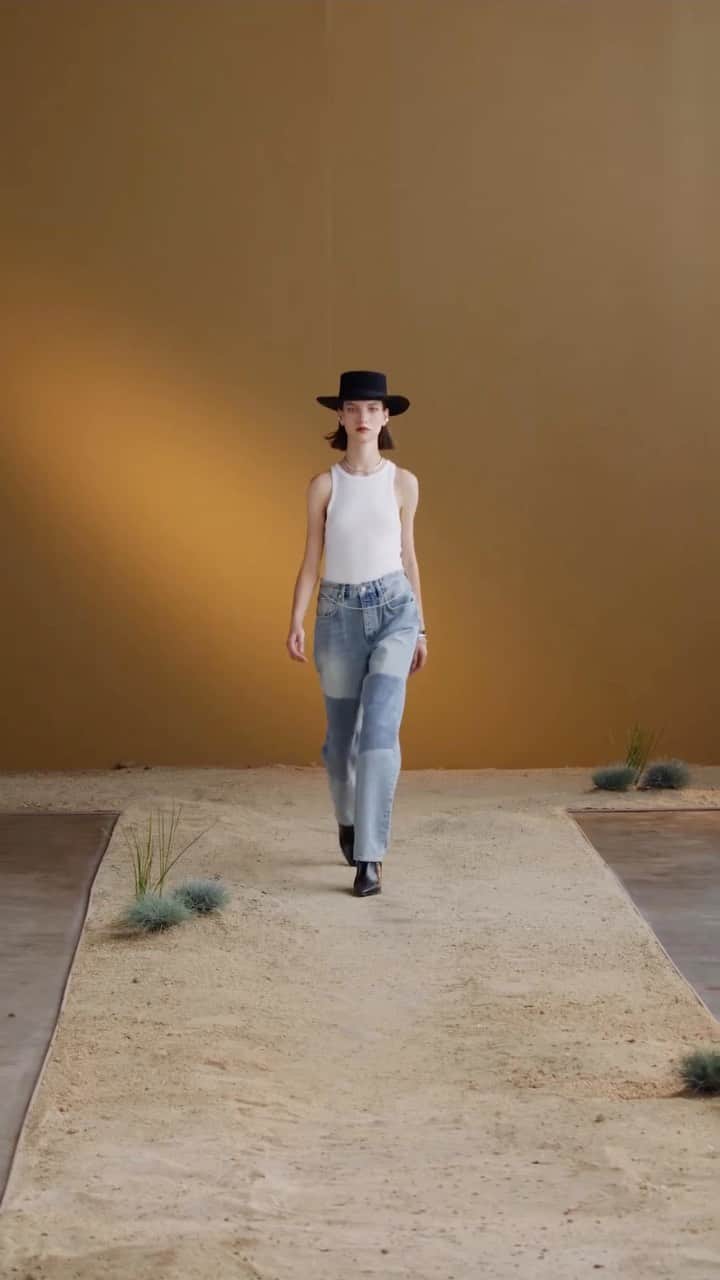 アドリアーノゴールドシュミットのインスタグラム：「Spring 2023 Collection - The Easy Unknown. Otherworldly landscaped of the high desert inspire the new season, setting the stage for a dynamic collection that finds harmony with its natural surroundings. This collection explores sunrise hues, relaxed shapes and heritage details that transcends time. Discover the collection at link in bio.」