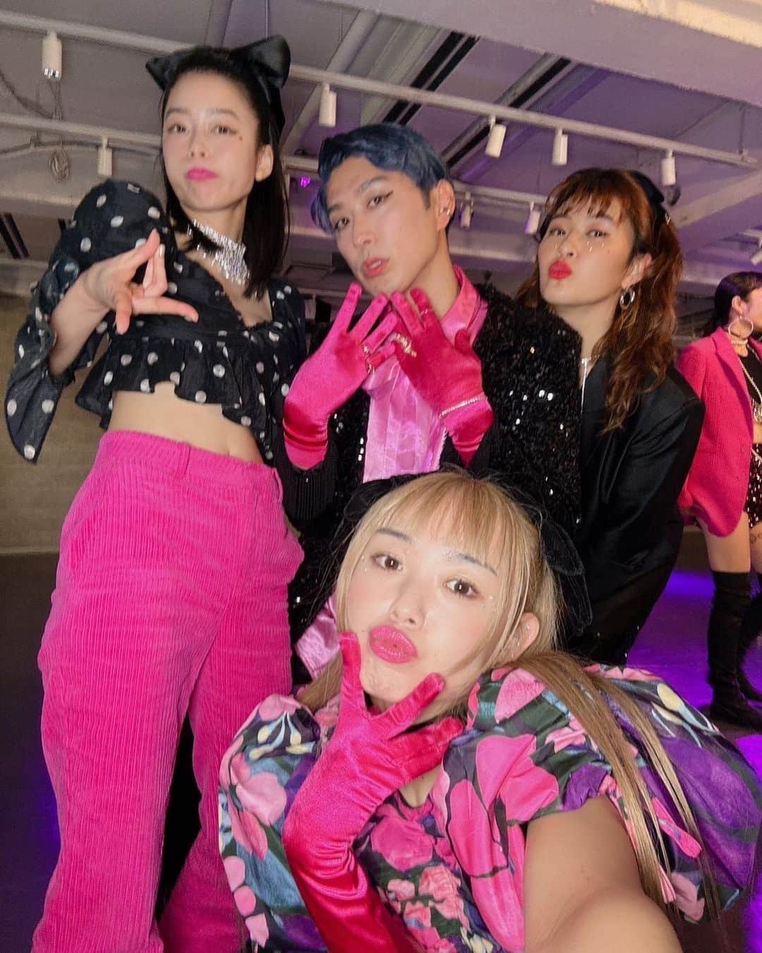 村上佳菜子のインスタグラム：「🌻🌻🌻 ❤️❤️❤️ 🫁🫁🫁 . . . @aoi_yoshikura  @yuzusakko  @tarolingal」