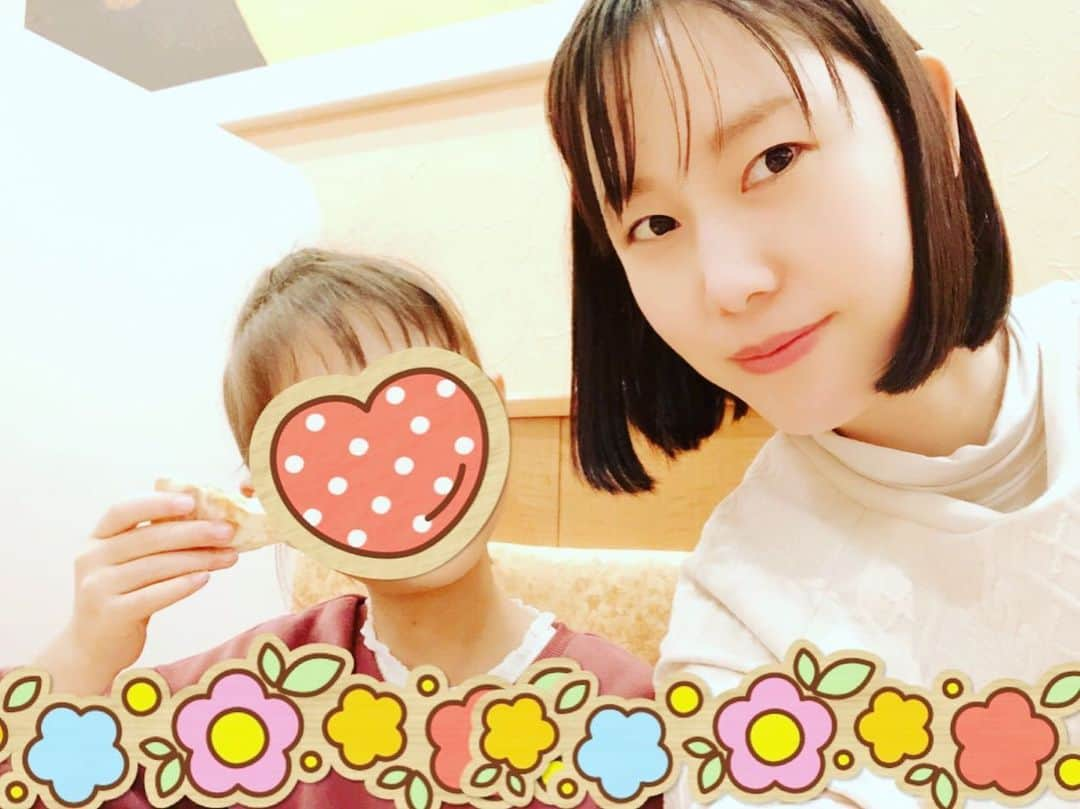 中嶋佳子さんのインスタグラム写真 - (中嶋佳子Instagram)「出演中のWEB CM見てくださった皆さんありがとうございます(๑･̑◡･̑๑)一つ前で投稿しているのでまだの方はぜひご覧いただければと思います♪ . 今日は朝から娘とお仕事でした！午前中だけだったので、帰りに2人でゆっくりランチして帰りました✨ 娘が娘なりにお芝居が上手くなってきていてビックリ😳（もちろん子役の皆様には敵わないけど） . 完成が楽しみです☺️ . #中嶋佳子 #女優 #役者 #actor @yoshiko_world #japaneseactors  #早朝  #男の子ママ #女の子ママ #姉弟ママ #撮影 #早朝 #オーディション #娘と撮影」2月13日 15時38分 - yoshiko.nakashima