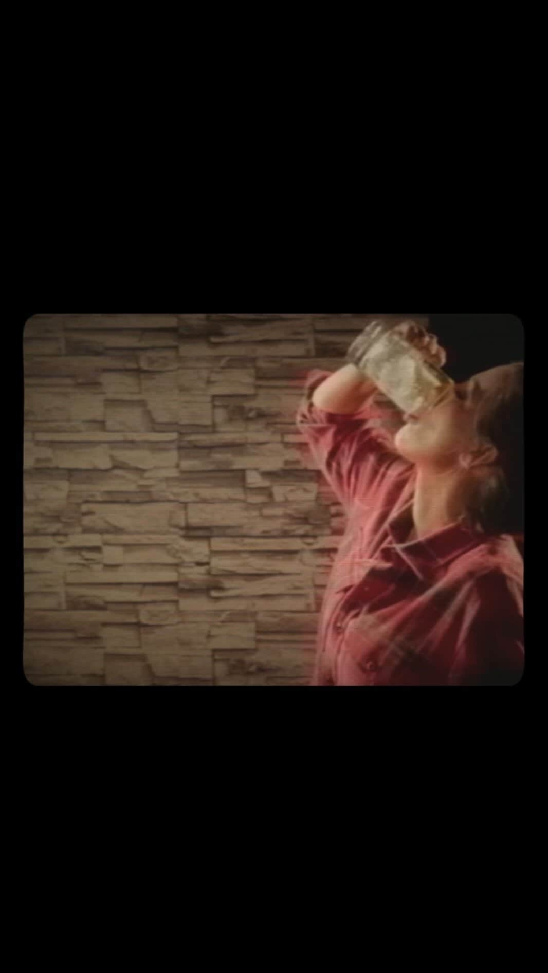 のインスタグラム：「Nepo Commercial. We couldn’t afford the Super Bowl. Or a celebrity endorsement. So I had a family member voice a commercial for the Puppy Bowl. Killin it. @bettybuzz」