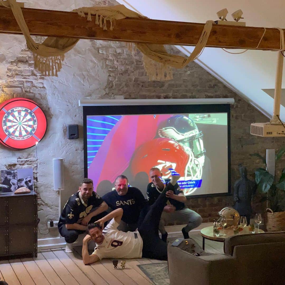 のインスタグラム：「Superbowl 💪🏻😍🔥 #rannfl #superbowl @icke41 @jan_stecker15 @coach_esume @bjoernwerner92」