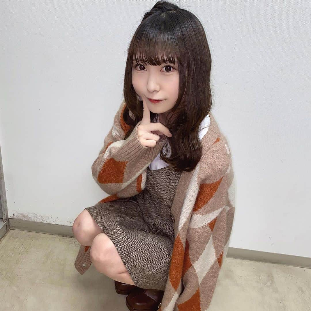 中澤莉佳子さんのインスタグラム写真 - (中澤莉佳子Instagram)「カーディガン女子はお好きですか？  カーディガン→ @retrogirl_official ワンピース、靴→ @emsexcite アクセ→ @witchme.tokyo  2023/02/03 放送 #デカ盛りハンター  のお衣装 ̳ට ̫ ට ̳💖のりまき 可愛くていっぱい食べられるお洋服をいつもありがとうございます🥰  #デカ盛り #大食い #大食い女子」2月13日 8時29分 - rikako_nakazawa