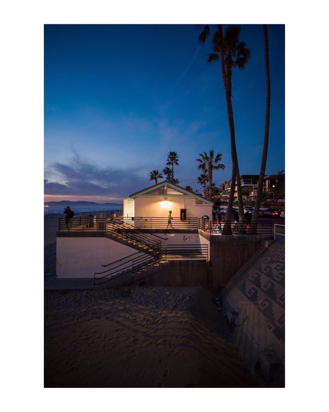 Pete Halvorsenのインスタグラム：「Pier Pressure: After Hours  Leica M11 / 21 mm Lux」