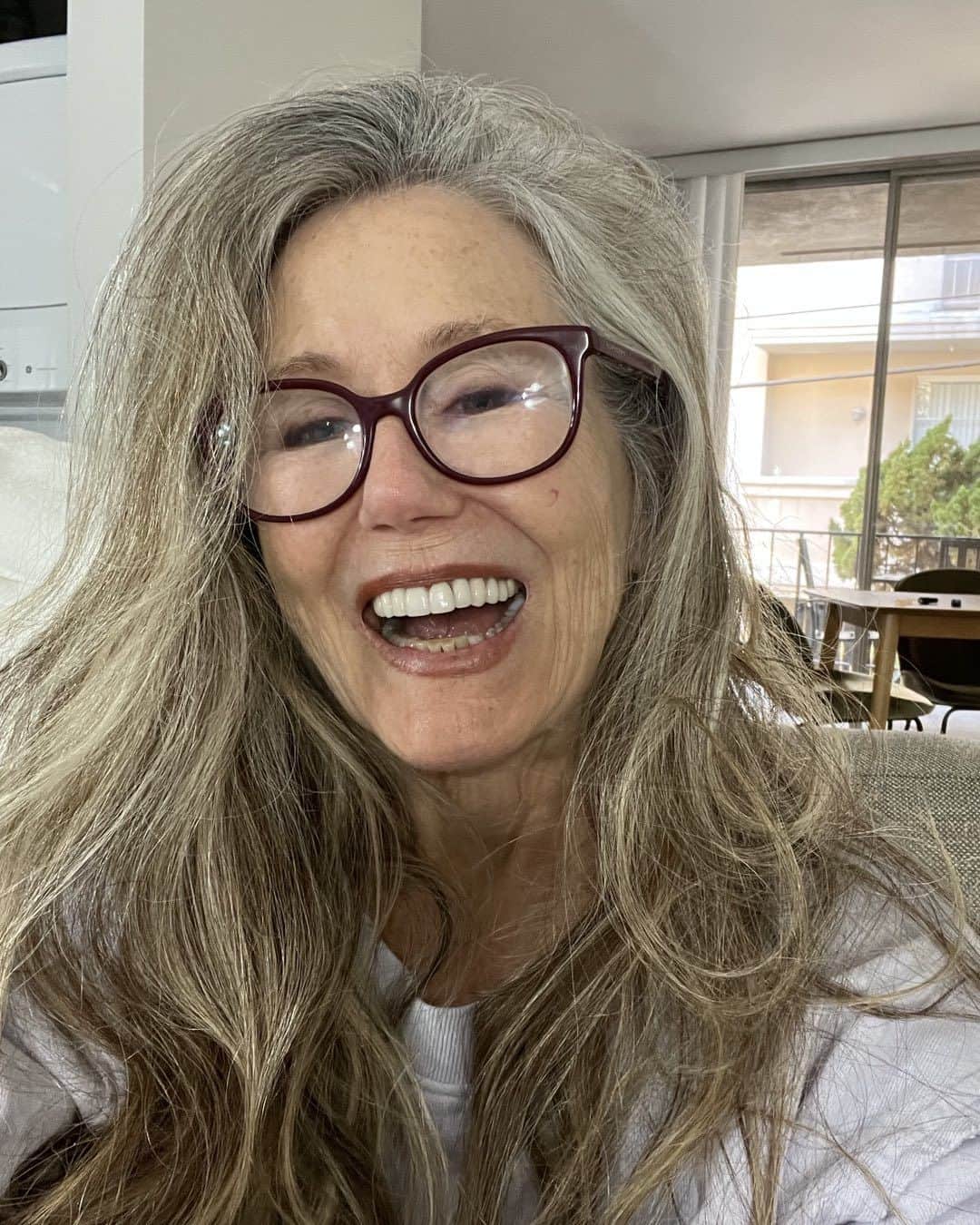 メアリー・マクドネルのインスタグラム：「Always love the SUPER BOWL! laughter screaming food! Been a fan my whole life! Have a blast everyone today!」