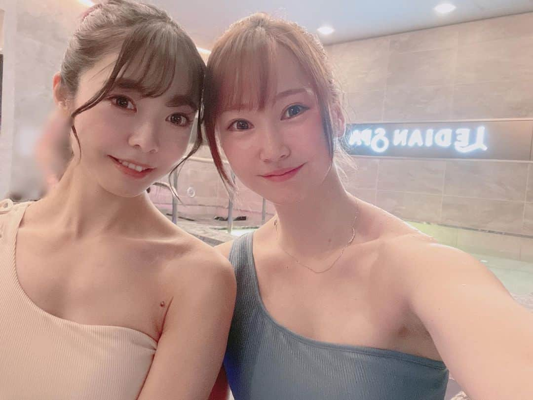 神崎美羽のインスタグラム：「前から気になってた恵比寿のレディアンスパに行ってきました✨  90℃のサウナ室と水風呂の温度差がしっかりあって短時間で整のう！ いい感じの温度差でした😆  アメニティも充実してるしサクッと行くのに良さそう！ 早朝プランがお得みたいだから今度は仕事前に朝活しに行こうかな☺️  #レディアンスパ #Ledianspa #恵比寿 #サウナ #サウナ女子  #さうなー  #サ活  #サ活女子」