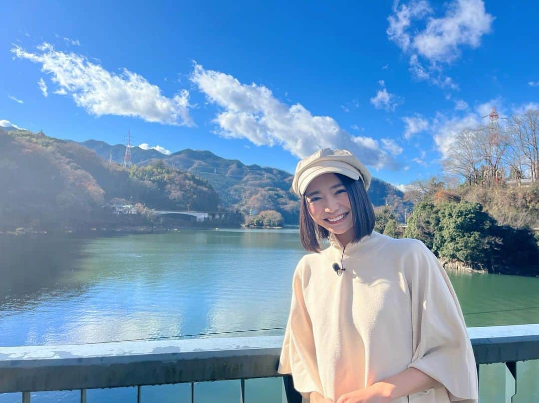 緑川静香のインスタグラム：「【お知らせ】 ⁡ 15日(水)23:59〜日テレ系全国 『それって⁉︎実際どうなの課』 ⁡ 放送回ですーーー😌✨🤳 ⁡ 今回は、そば屋さんを経営するご家族の不用品を一斉出品❣️ 高級な食器類やテーブル、使わなくなったおもちゃやゲーム機まで大量出品しました💪 ⁡ 果たしていくらになるのか…！？🥹 乞うご期待❤️❤️❤️ ⁡ 放送中はラジオトークというアプリで副音声的生配信をします！！！ みんなで番組観ながらワイワイお話できたら嬉しいのでぜひダウンロードしてお待ちください☺️📻 ⁡ #それって実際どうなの課 #ピンクつなぎ #フリマアプリ  #さて恒例のオープニングショット問題 #どこか分かるかなぁ？ #うふふふ #放送前インスタライブもやりますね #23:45〜かな #放送中はラジオトークでみんなでお話しよー❤️ #バレンタインの明日はNACK5レポート入ります #ロヂャース浦和店から🎤 #よろしくねん🥹」