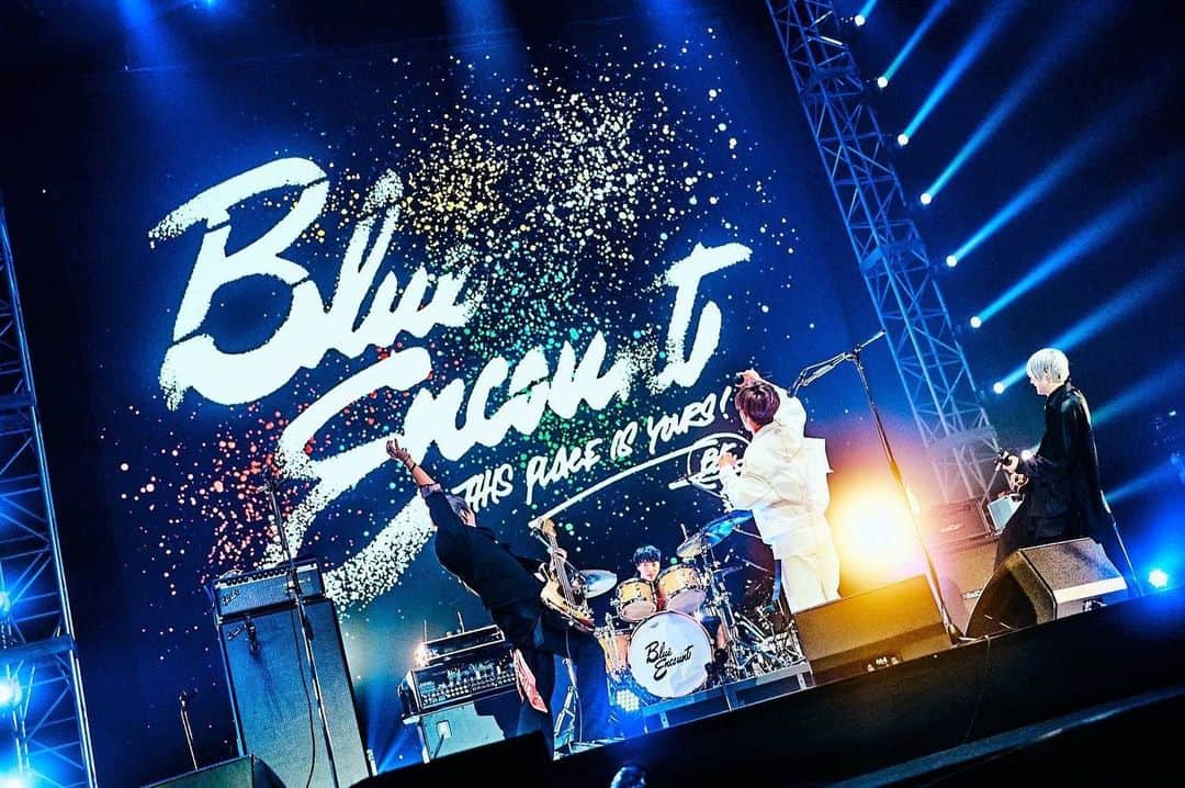 BLUE ENCOUNTさんのインスタグラム写真 - (BLUE ENCOUNTInstagram)「BLUE ENCOUNT  TOUR 2022-2023  ～knockin' on the new door～  THE FINAL  @日本武道館  Photo by @hamanokazushi」2月13日 11時59分 - blueencount_official