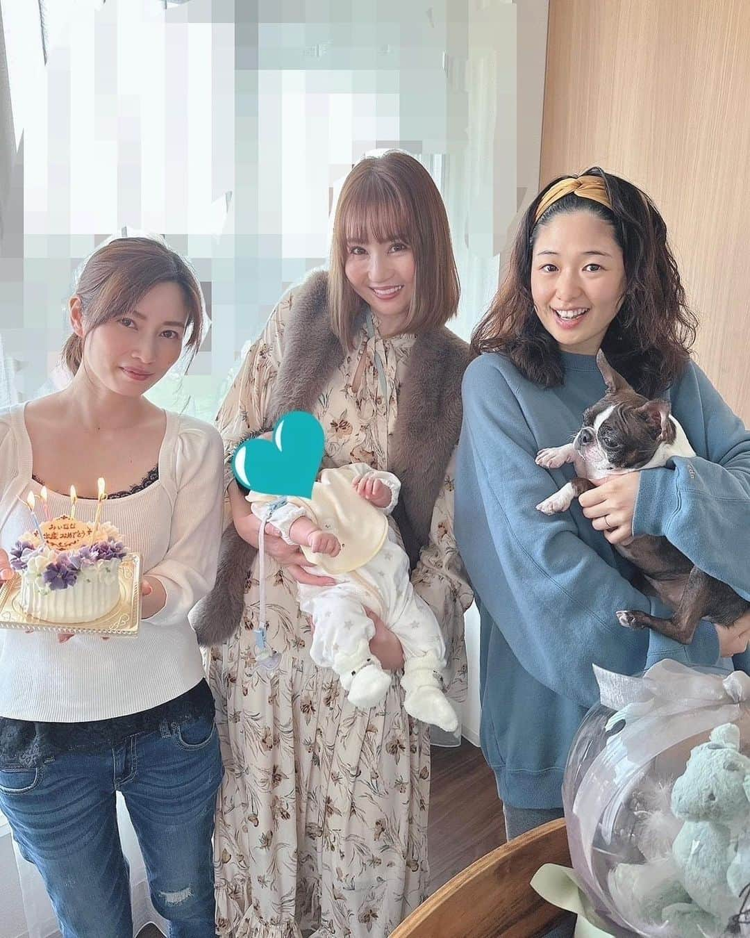 辰巳ゆいさんのインスタグラム写真 - (辰巳ゆいInstagram)「この前、みぃななのベビたん👶に会いに行ってきました💕  めちゃんこ可愛かったー😍  みんなに抱っこされても、ぐっすり寝てました♡  可愛すぎたーー💕  みぃなな、出産お疲れ様でした！ お母さん1年目楽しんでねっ❤️  また、会いに行くー🥰」2月13日 12時57分 - yuitatsumi