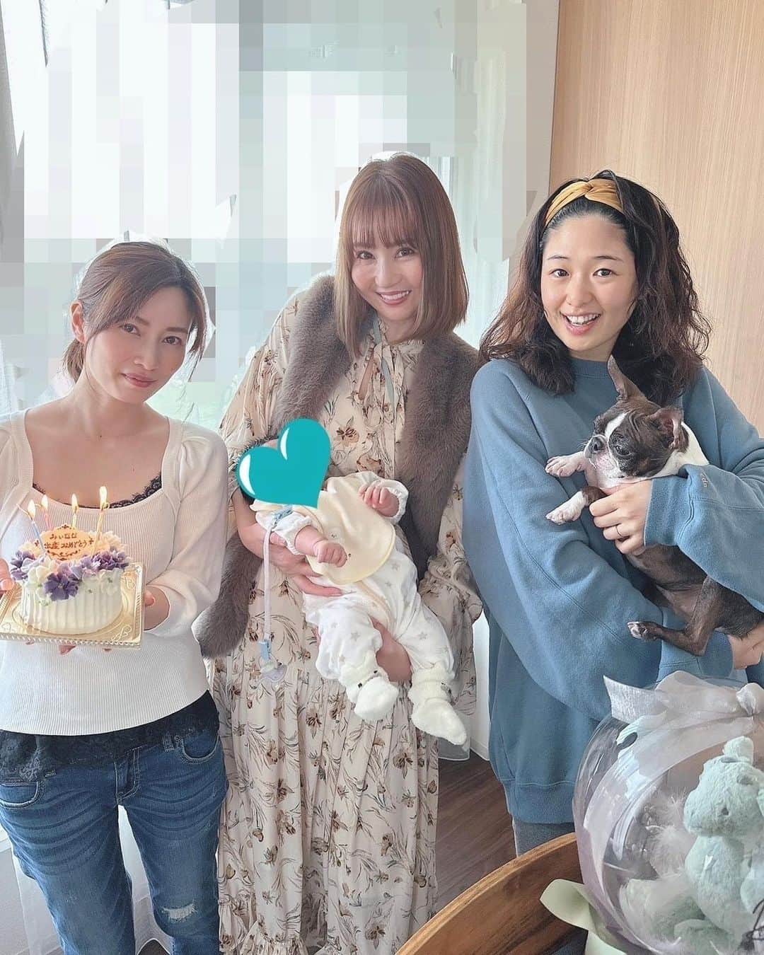 辰巳ゆいのインスタグラム：「この前、みぃななのベビたん👶に会いに行ってきました💕  めちゃんこ可愛かったー😍  みんなに抱っこされても、ぐっすり寝てました♡  可愛すぎたーー💕  みぃなな、出産お疲れ様でした！ お母さん1年目楽しんでねっ❤️  また、会いに行くー🥰」