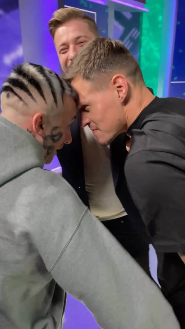 マルティン・シュクルテルのインスタグラム：「Dnes večer Martin Škrtel hostem pořadu 1:1 sport show☺️ Ve 21:30 na @novasport_tv 🗣」
