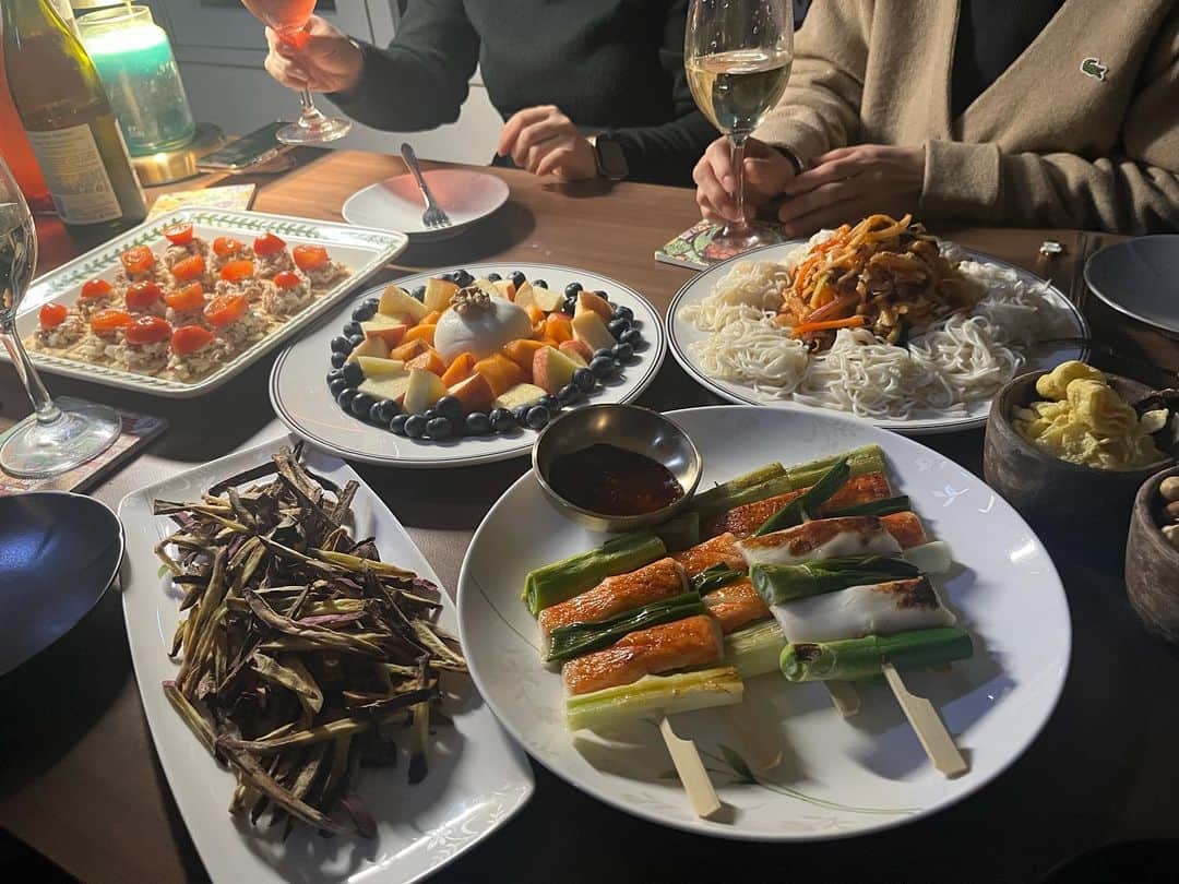 カン・イェウォンさんのインスタグラム写真 - (カン・イェウォンInstagram)「여의도나들이🌺  장감독님과 아이들의 이야기💕」2月14日 0時31分 - kangyewon0315