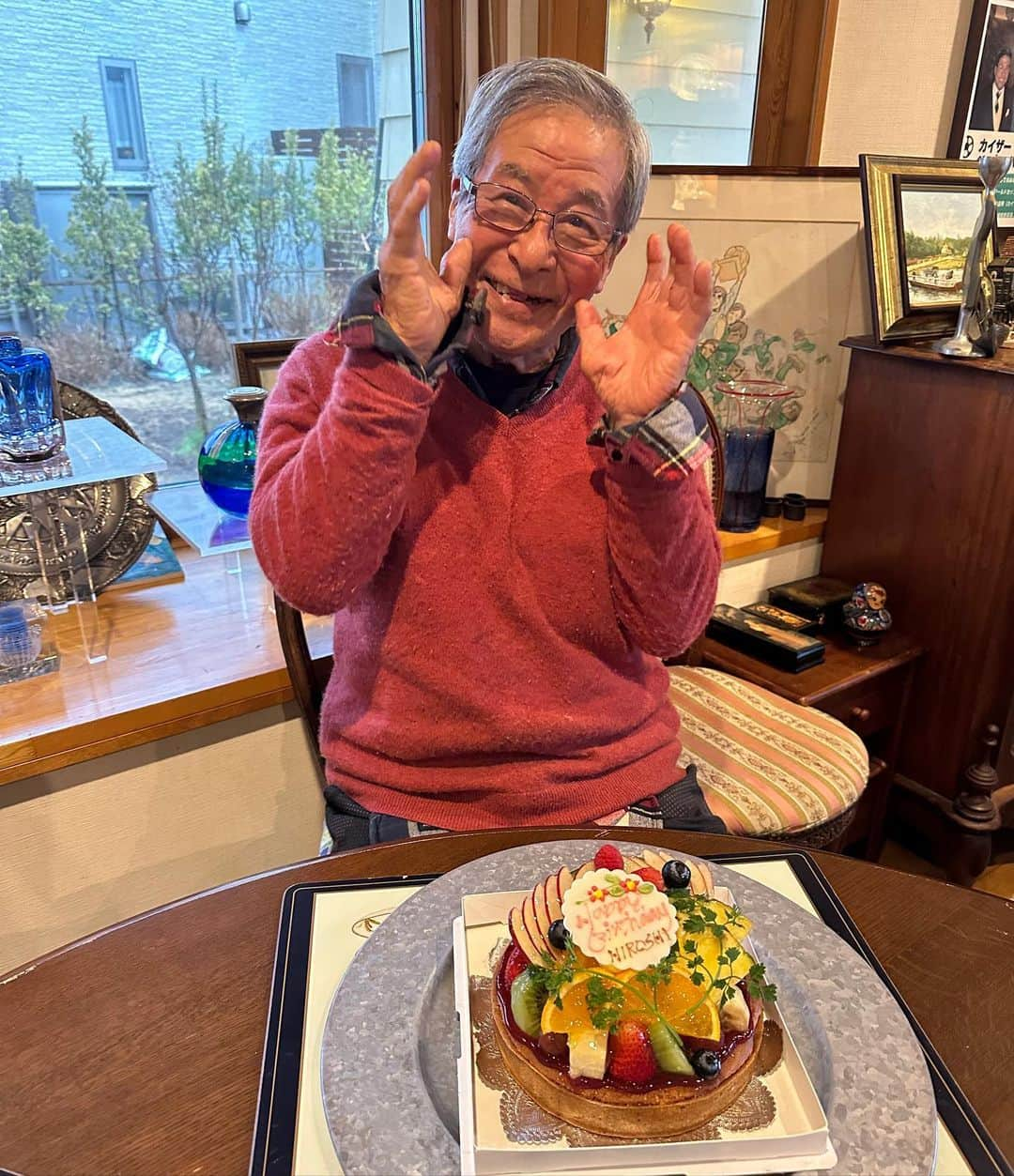 谷口博之さんのインスタグラム写真 - (谷口博之Instagram)「本日、2月13日は師匠二宮さんの誕生日🎂✨  いつもパワフルさに驚かせれます👏  #二宮寛 #パッパニーニョ」2月13日 16時51分 - hiroyukitaniguchi29