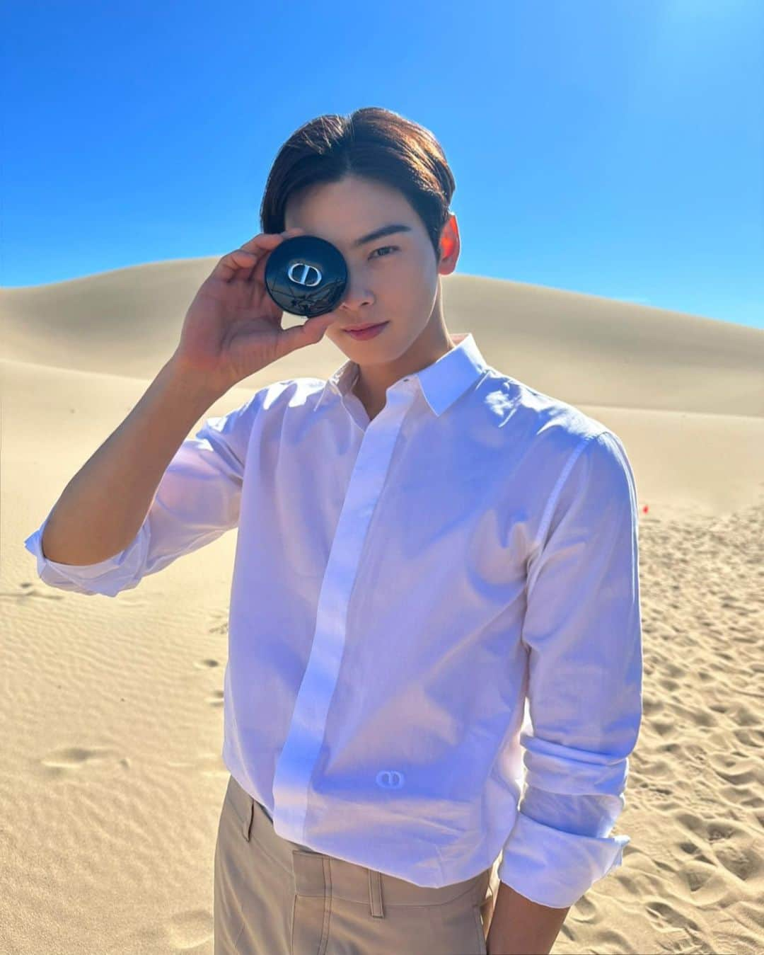 チャ・ウヌのインスタグラム：「DiorForever🏝️ #diormakeup」