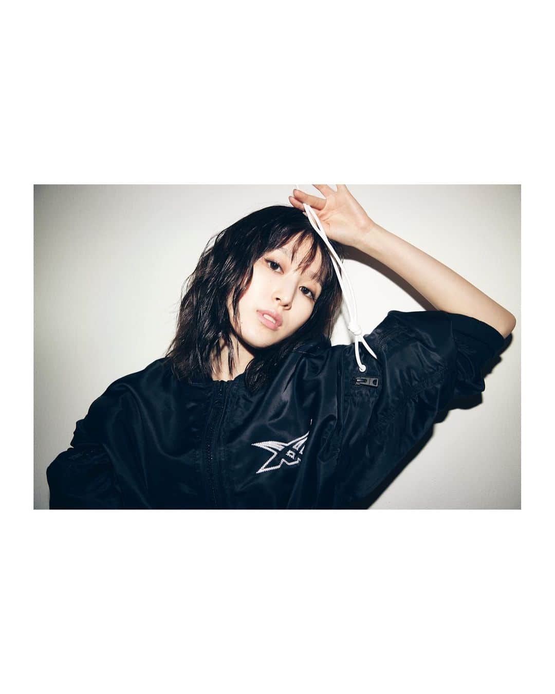 福本莉子さんのインスタグラム写真 - (福本莉子Instagram)「⁡ Onitsuka Tiger magazine 🐅 Look2もお楽しみに！ ⁡ こちらアザーカットです📸 #onitsukatiger」2月13日 17時23分 - riko_fukumoto_