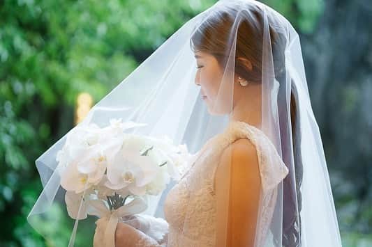 THE SODOH WEDDING OFFICIALさんのインスタグラム写真 - (THE SODOH WEDDING OFFICIALInstagram)「*  Wedding Photo  結婚式当日の何気ないシーンも素敵な一枚に 何年か後 見返した時に当時のことを思い出せるような そんなお写真をたくさん残してください  ⁡>>> @sodoh_wedding  #sodoh花嫁 #thesodohhigashiyamakyoto #ザソウドウ東山京都 #sodoh #weddingdress #dress #kyoto #wedding #thetreatdressing #プレ花嫁 #卒花嫁 #結婚準備 #式場探し #関西花嫁 #京都花嫁 #京都結婚式#東山」2月13日 17時50分 - sodoh_wedding
