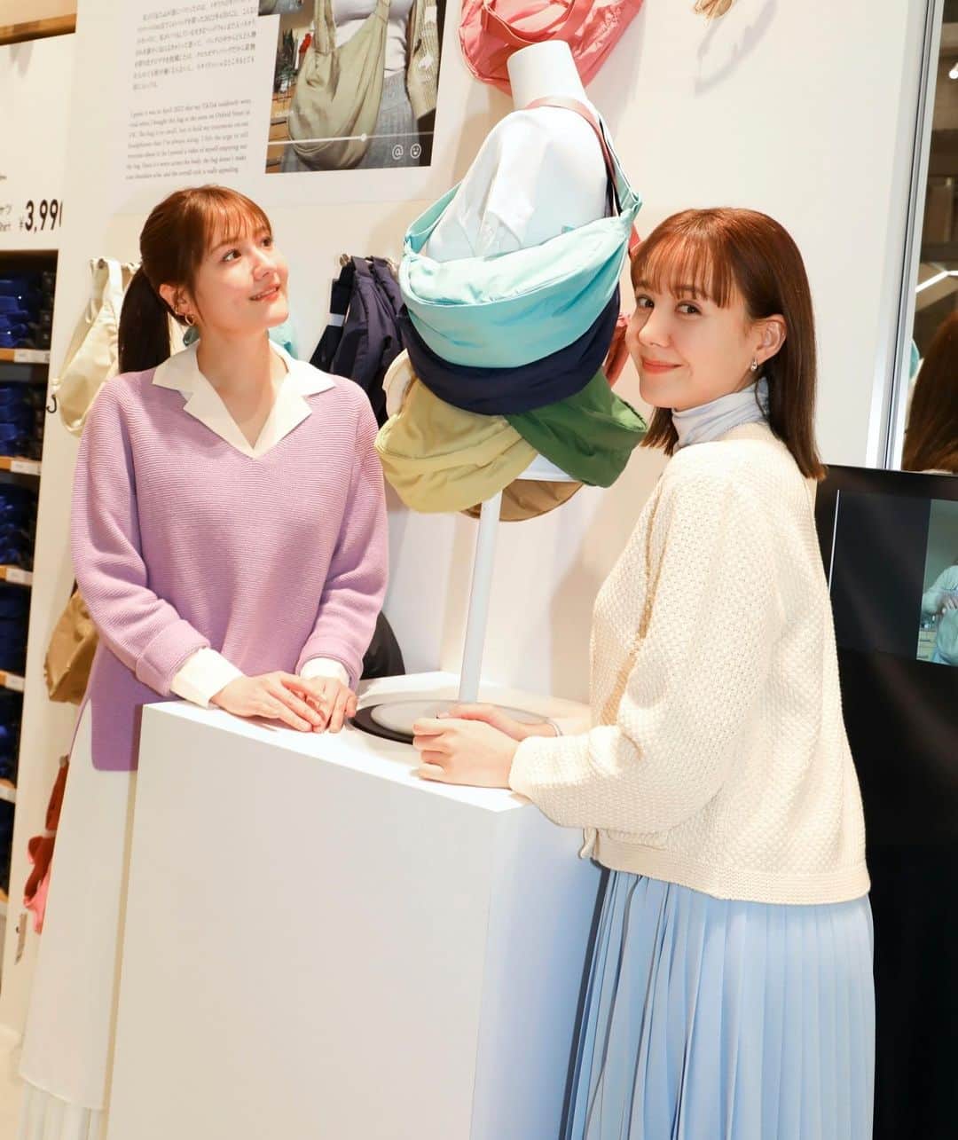 トリンドル瑠奈さんのインスタグラム写真 - (トリンドル瑠奈Instagram)「「UNIQLO LifeWear Exhibition 2023SS in TOKYO」へ行ってきました！  23SSコレクションのテーマは「The Art of Everyday Life」という事で、カラフルなお洋服やお花がたくさんあって、見ているだけでワクワクする空間で…♡  同じ色でも質感やトーンの違うものを合わせた同系色コーディネートが特に素敵だったな〜！ 真似したいのがいくつもありました🤭  全国のユニクロ店舗やオンラインストアでも2023年春夏コレクションが勢揃いしているので、皆様もぜひチェックしてみてください！  #UNIQLO2023SS  @uniqlo_with @uniqlo_jp」2月13日 18時32分 - tori_luna0310