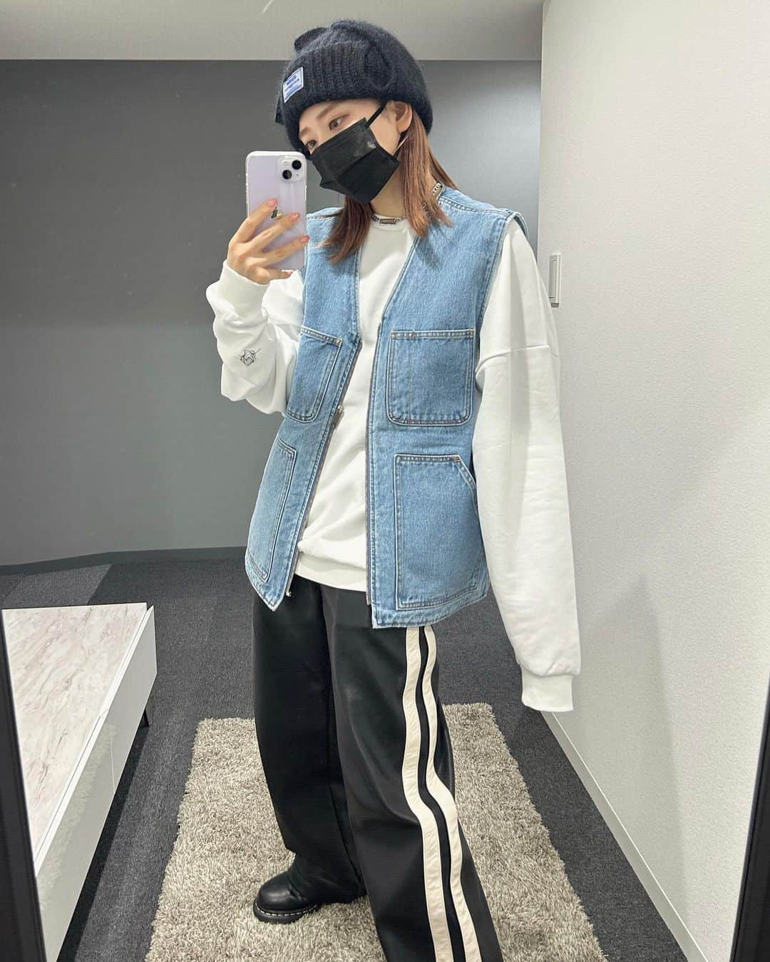 にこのインスタグラム：「2月が春カウントになるのだけは納得できない  絶対冬  あと顔全部同じ角度 盛れるねんこの角度多分」
