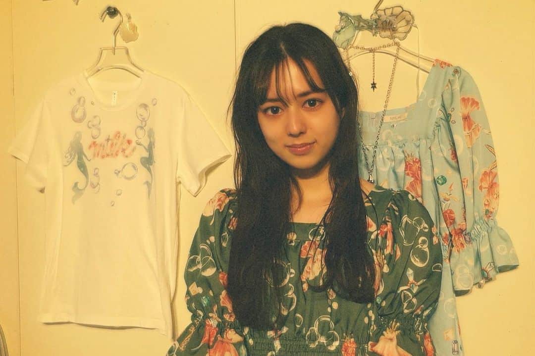 のインスタグラム：「• • 🎞🤍 • • #milk#milkfashion#milkmilkboy#harajukufashion#kawaiifashion#tokyofashion#girly#ガーリー#ガーリーコーデ#ミルク#緑ワンピース#夏服#夏服コーデ#展示会#06#06년생#jk1#jk#fjk#고등학생#패션#옷스타그램#패션스타그램#2023ss #ee35film#ee35filmcamera#filmcamera」